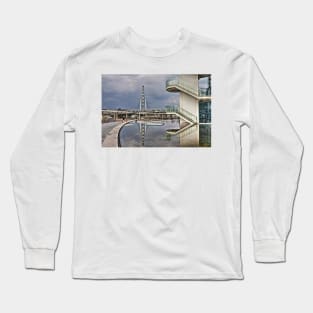 Singapore Flyer behind Helix Bridge - Singapore Long Sleeve T-Shirt